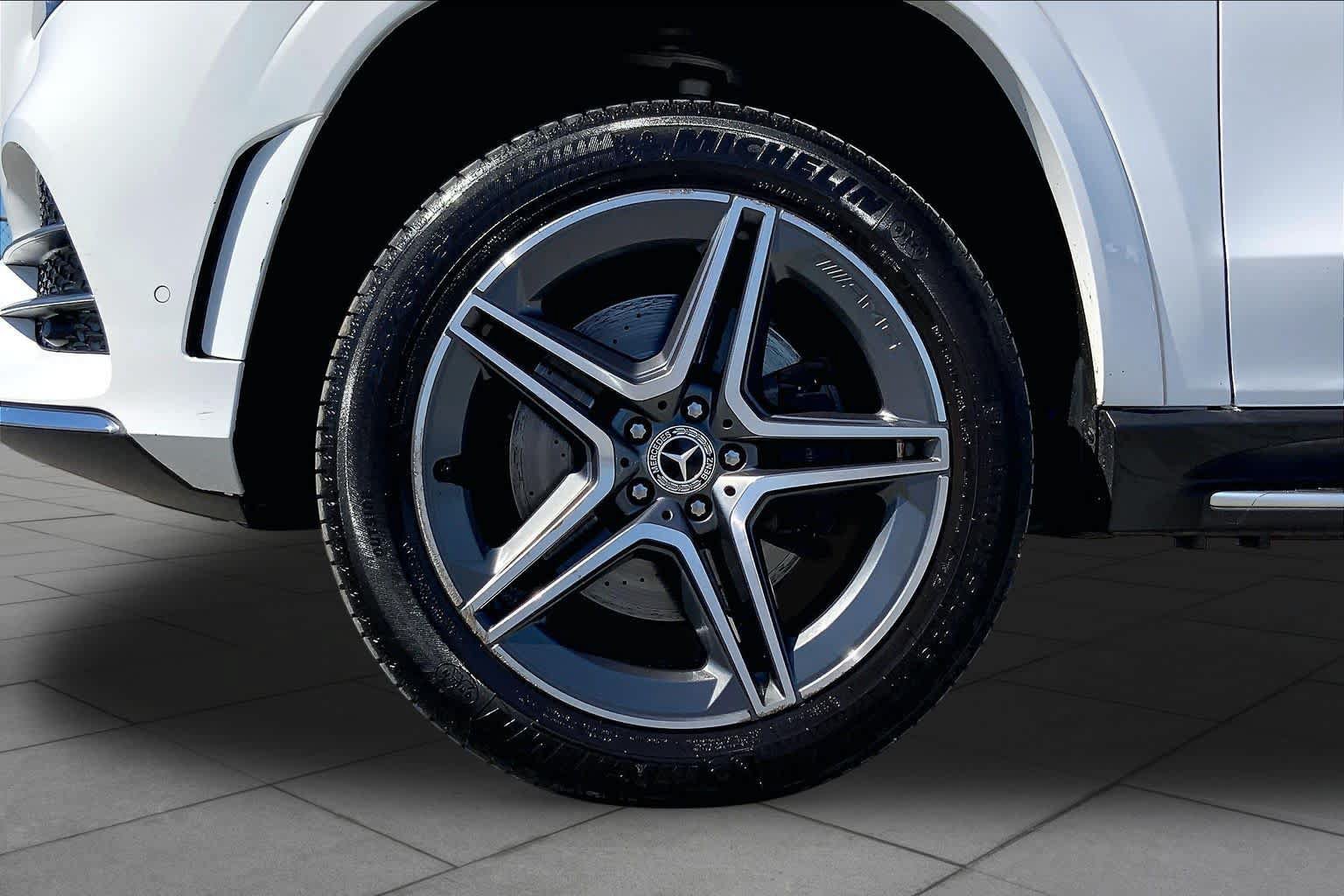 Used 2023 Mercedes-Benz GLS 450 4MATIC image 11