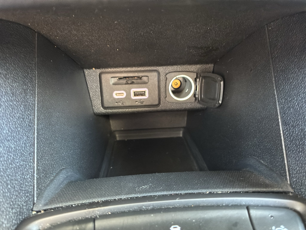 Used 2023 Chevrolet Bolt LT FWD image 33