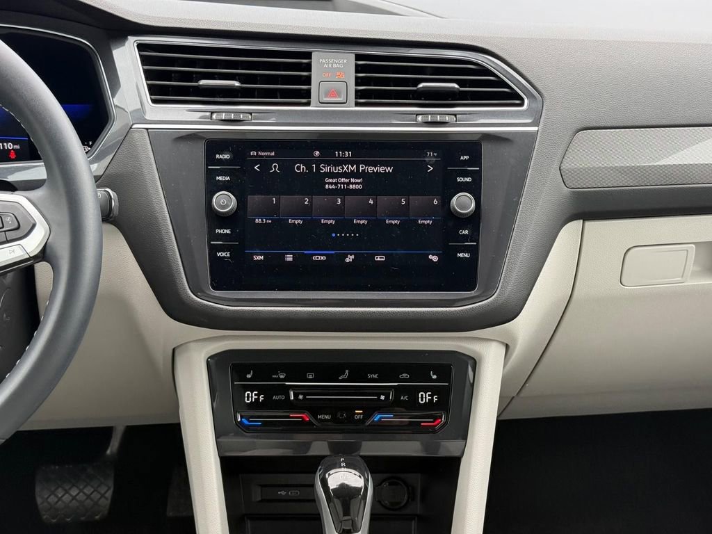 Certified 2023 Volkswagen Tiguan SE AWD/4WD image 12