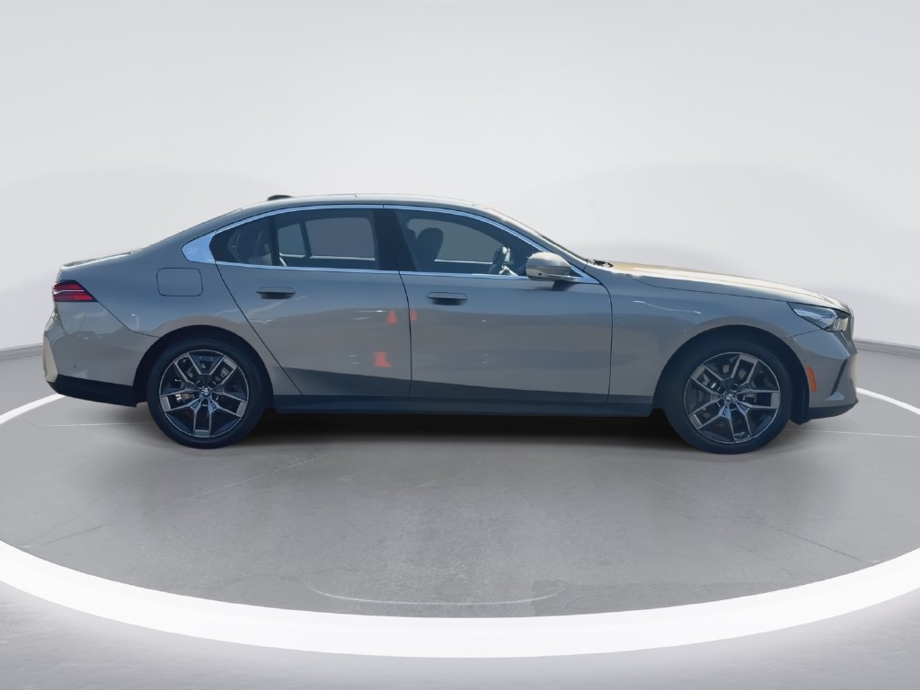 Used 2026 BMW 530i xDrive w/ Premium Package AWD/4WD image 9