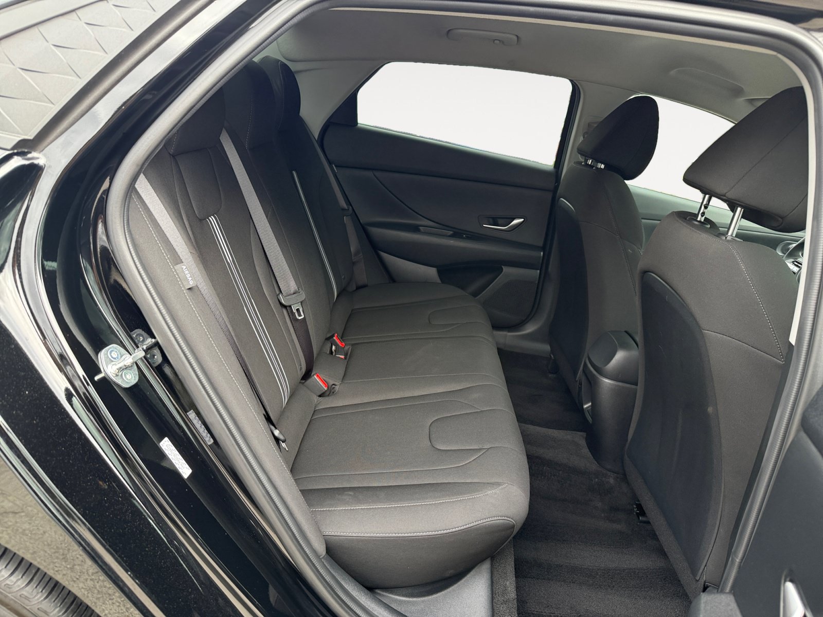 Certified 2024 Hyundai Elantra SEL FWD image 18