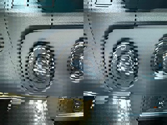 New 2026 Nissan Frontier SV w/ Tow Package image 31