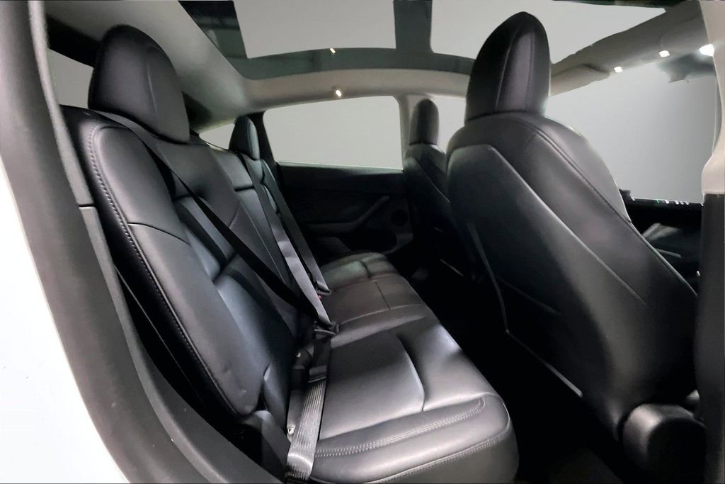 Used 2022 Tesla Model Y Performance AWD/4WD image 24