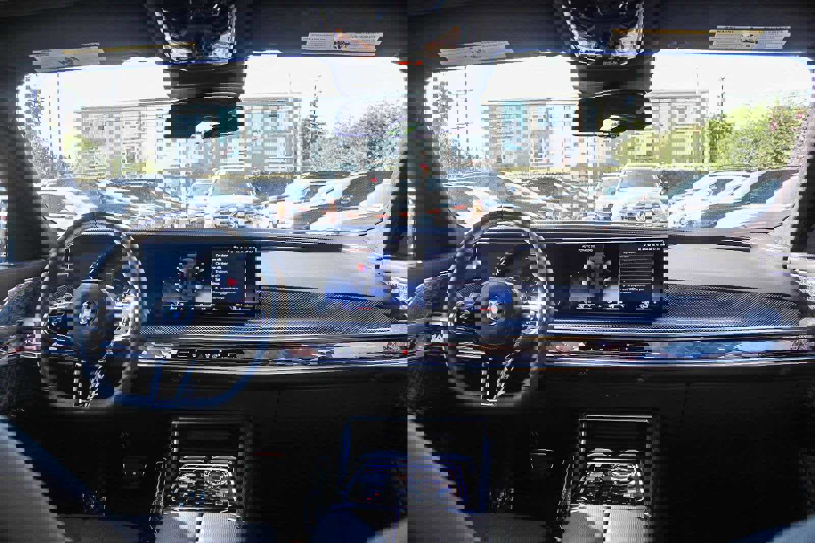 Used 2025 BMW 760i xDrive image 12