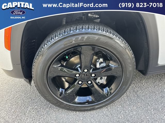 Used 2022 Jeep Grand Cherokee Altitude RWD image 13