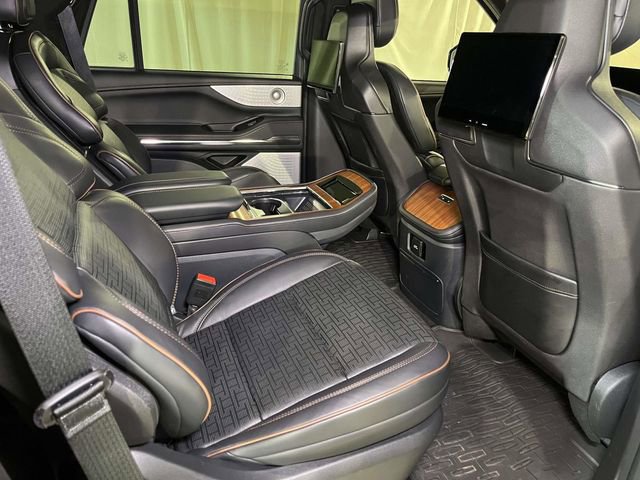 Used 2025 Lincoln Navigator Black Label image 28