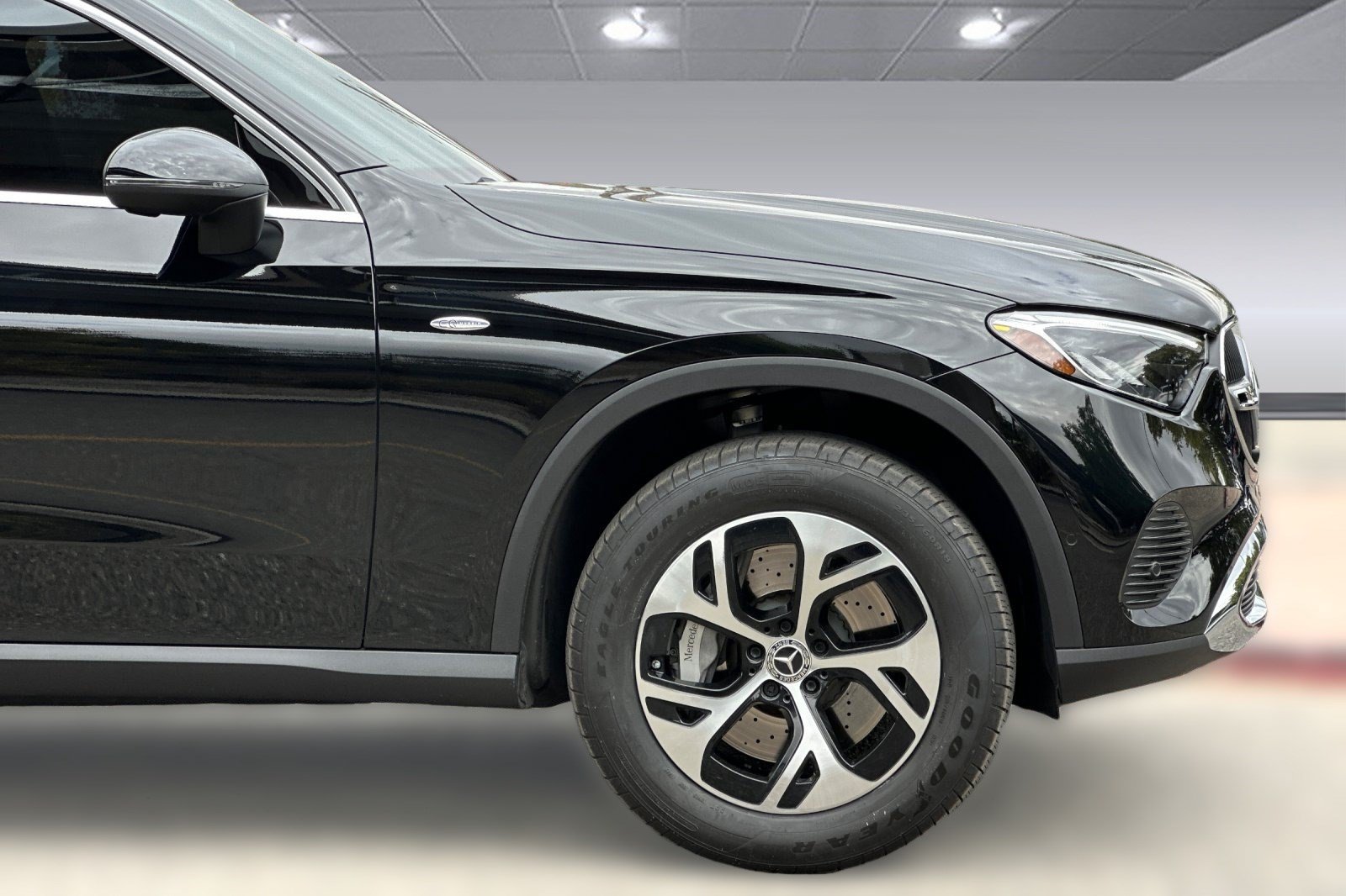 Used 2025 Mercedes-Benz GLC 350e 4MATIC image 37