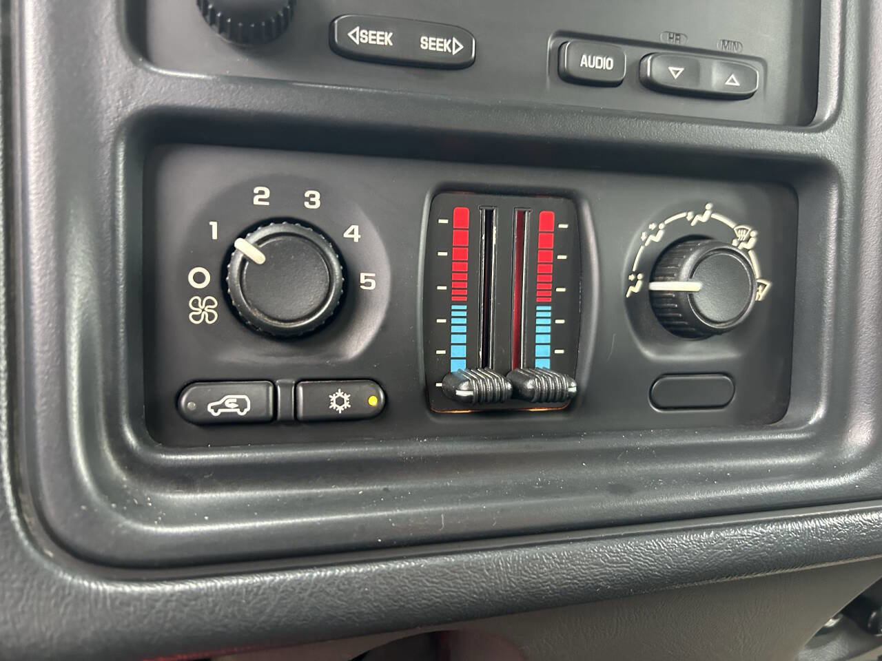 Used 2004 Chevrolet Silverado 3500 2WD Regular Cab image 43