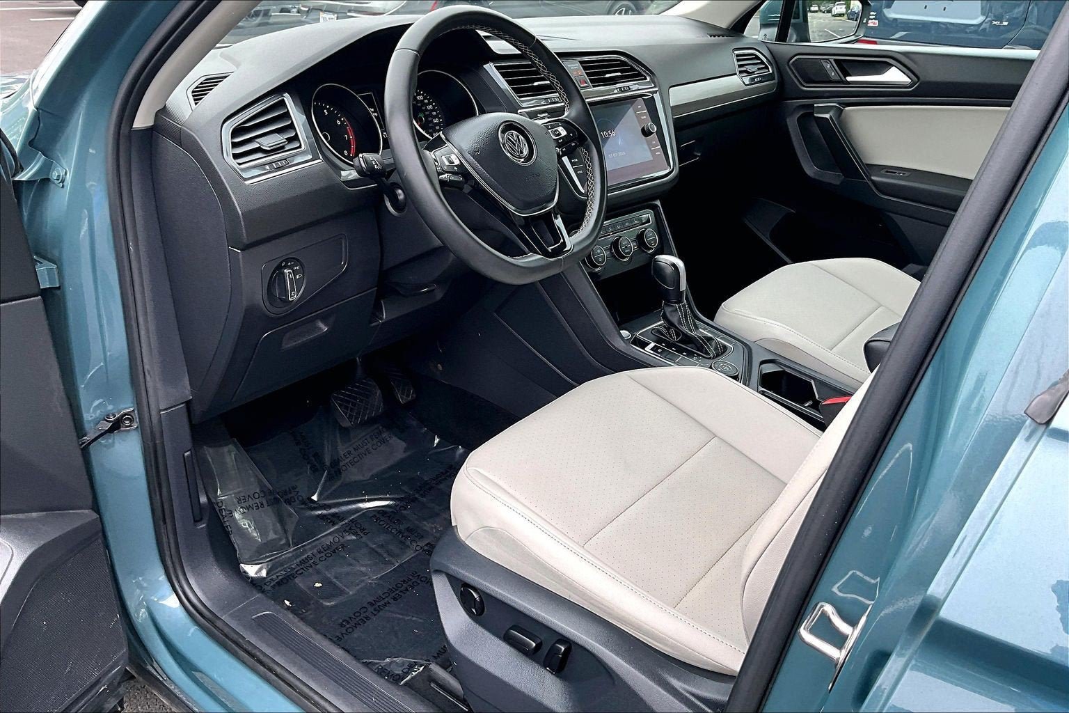 Used 2021 Volkswagen Tiguan SE w/ Panoramic Sunroof Package AWD/4WD image 13