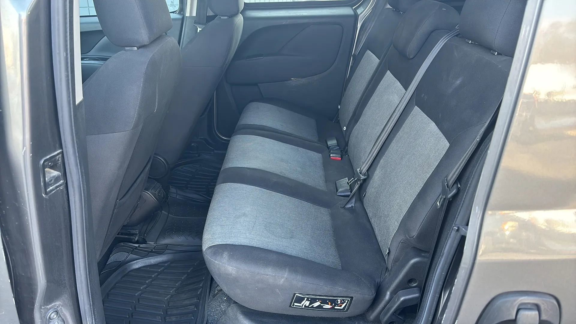 Used 2015 RAM ProMaster City Tradesman SLT w/ Rear Back-up Camera Group image 9