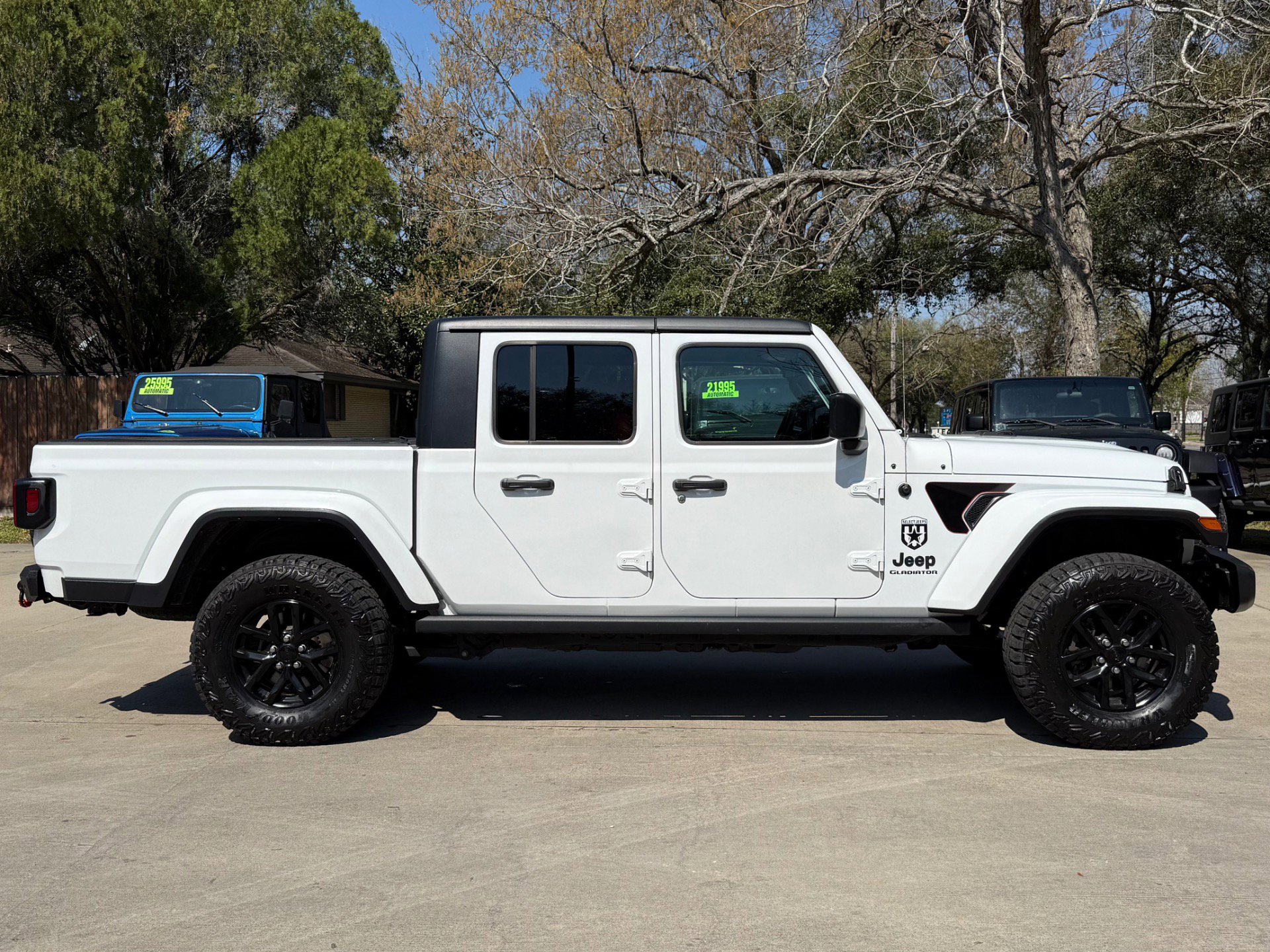 Used 2021 Jeep Gladiator Sport image 10