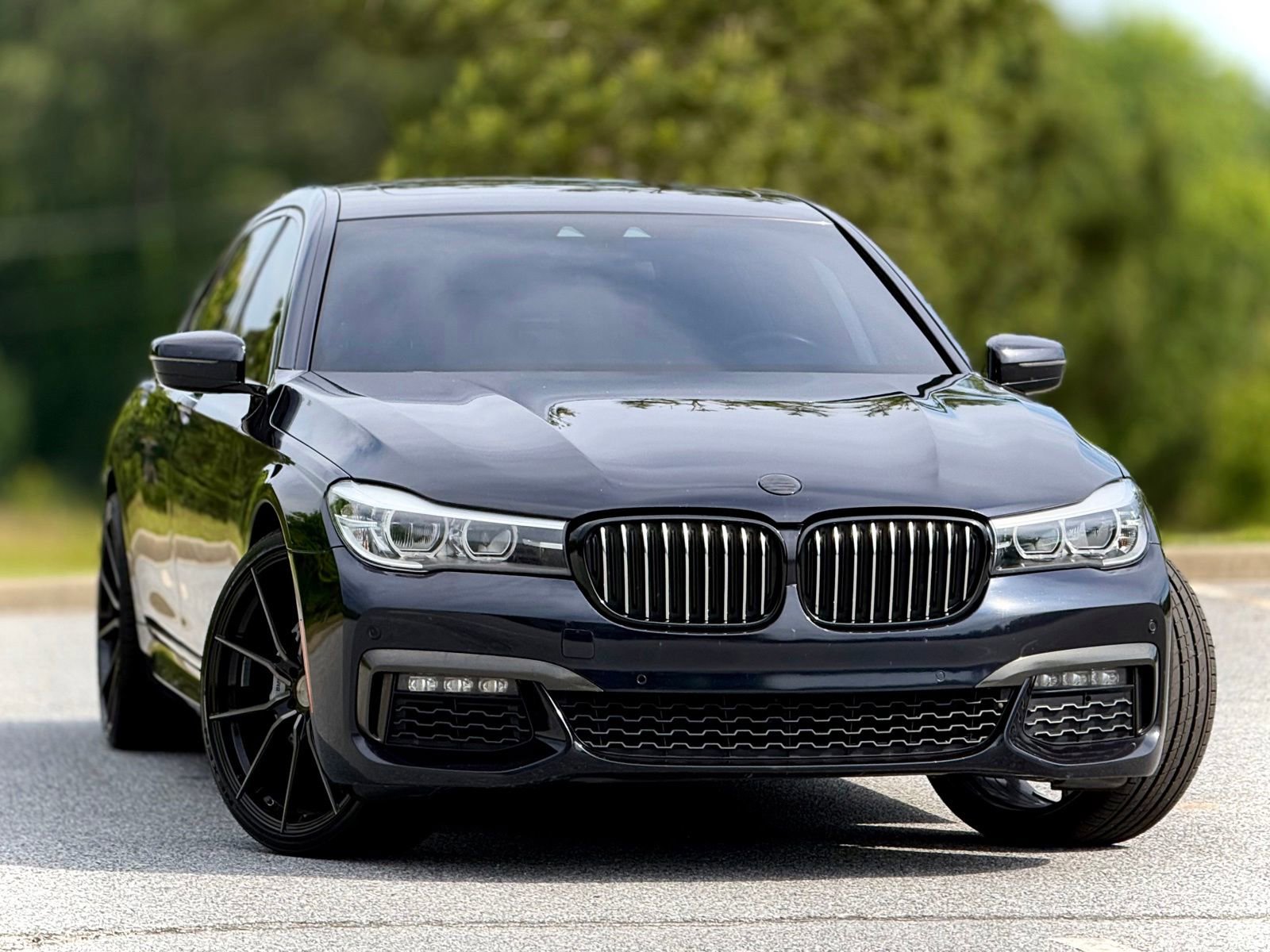 Used 2019 BMW 740i w/ Executive Package RWD image 4