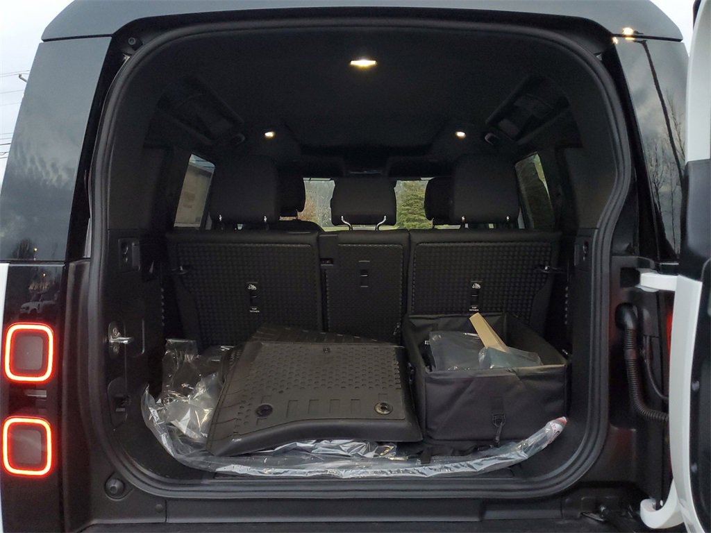 New 2026 Land Rover Defender 110 S image 31
