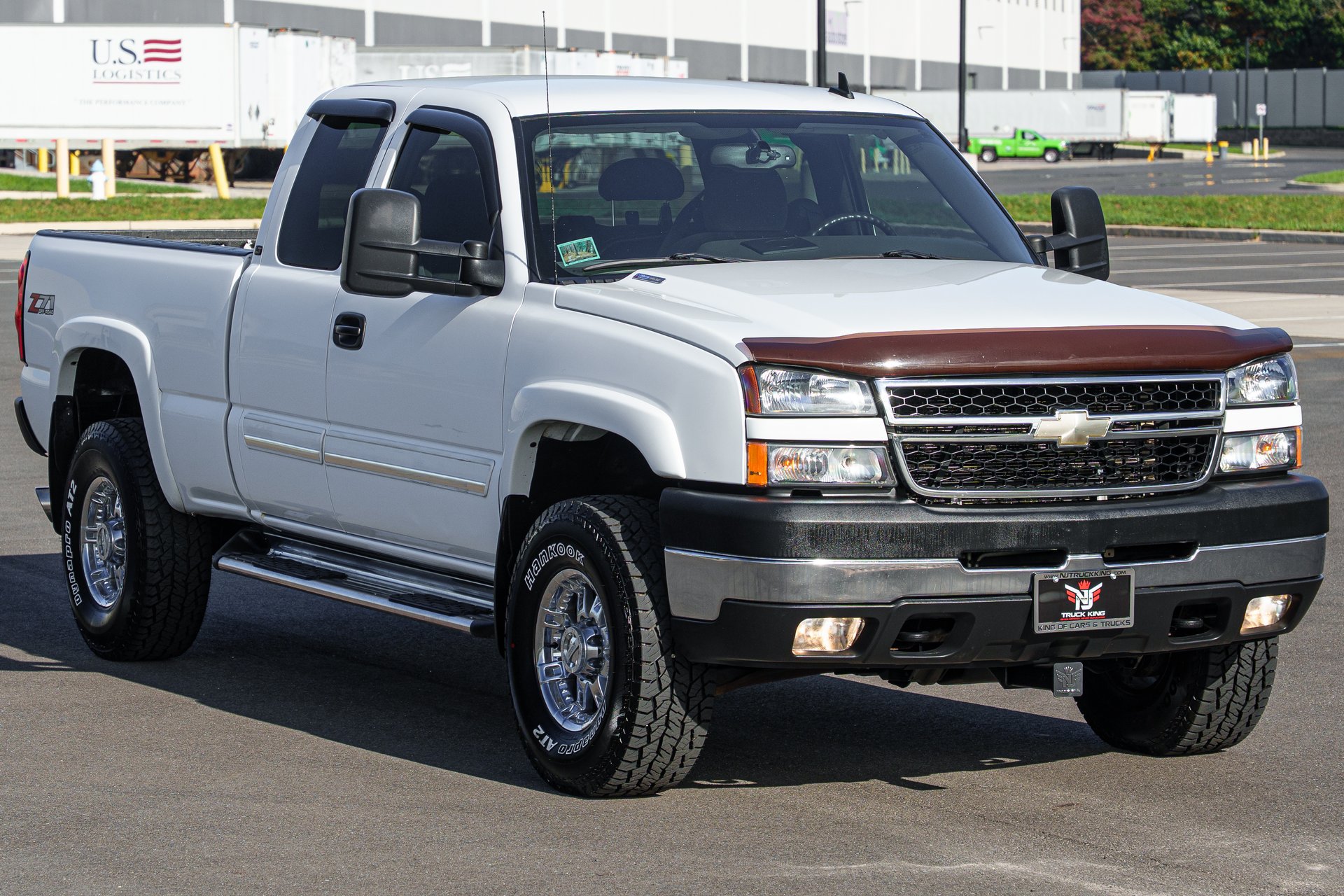 Used 2006 Chevrolet Silverado 2500 LT w/ Heavy-Duty Power Package AWD/4WD image 6