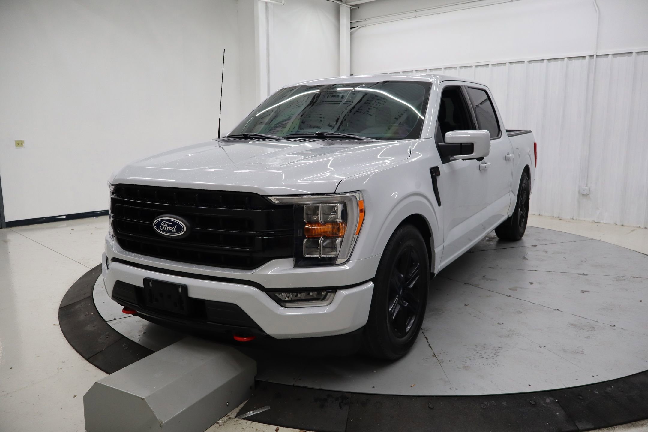 Used 2022 Ford F150 Lariat image 8