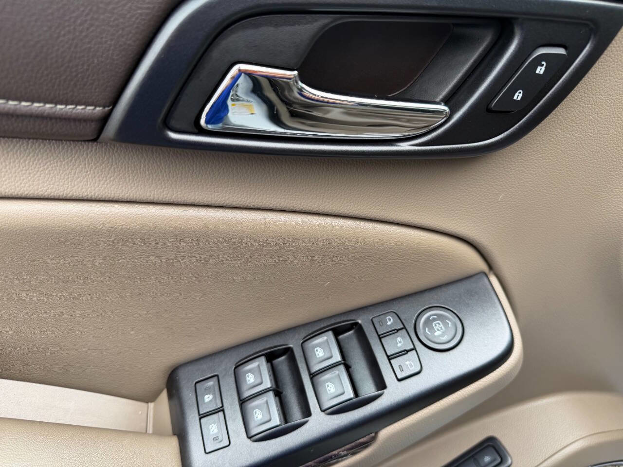 Used 2019 GMC Yukon XL SLT w/ Open Road Package image 19