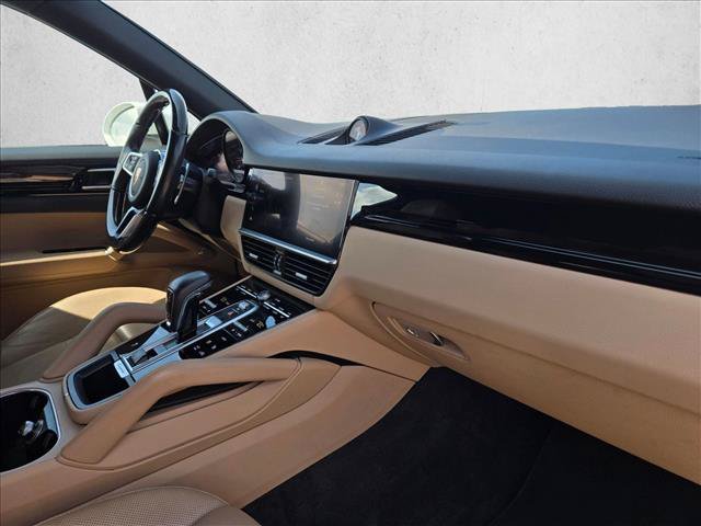Used 2022 Porsche Cayenne AWD/4WD image 22