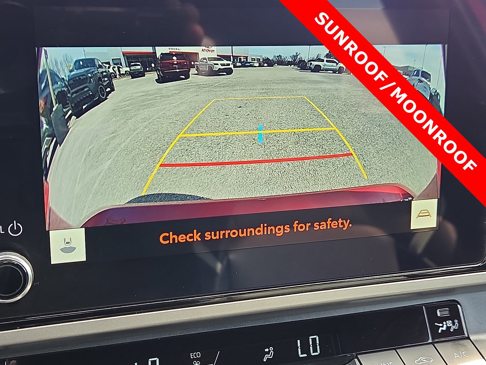 Used 2025 Toyota Camry SE w/ Convenience Package image 18