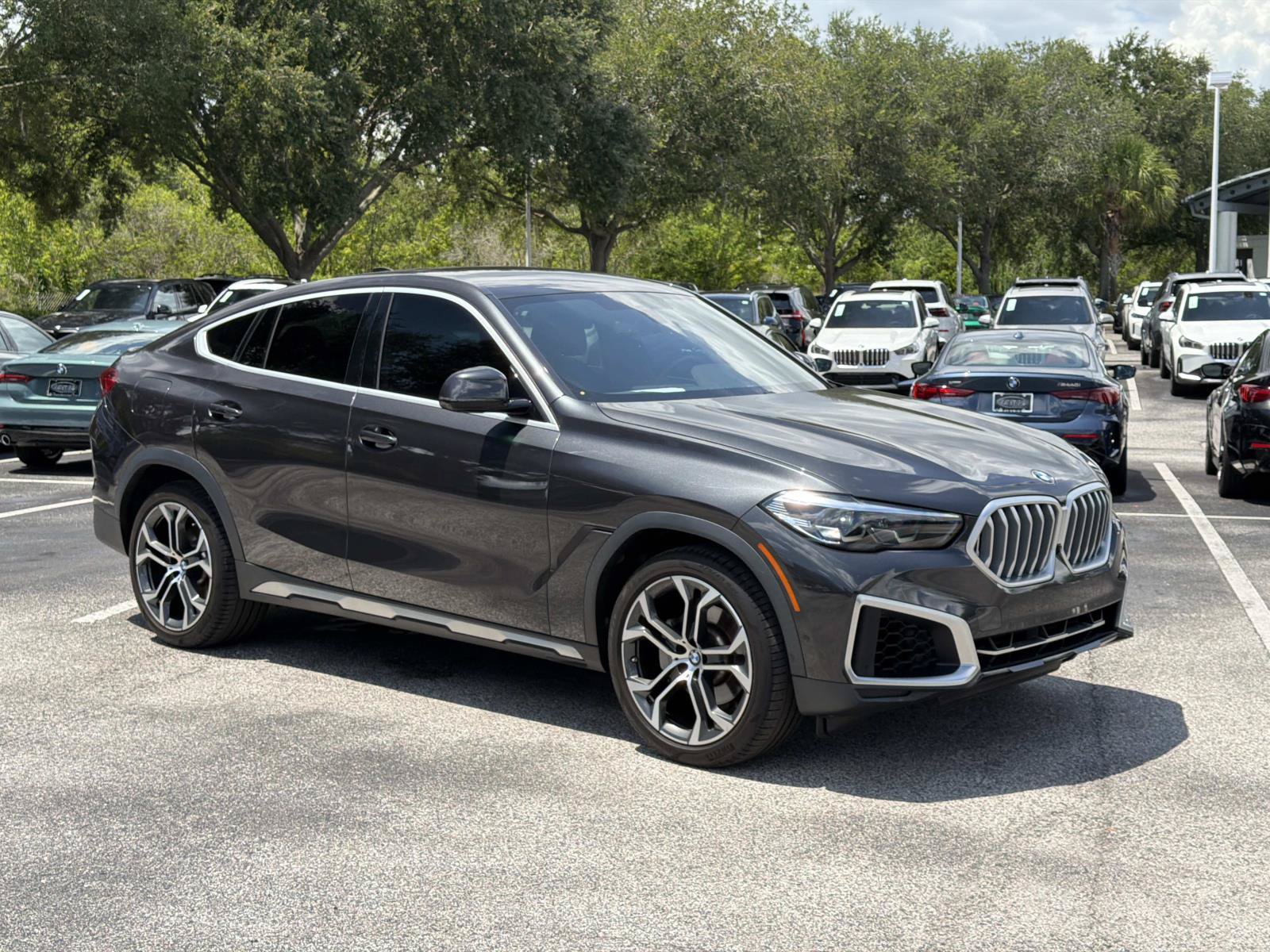 Used 2023 BMW X6 xDrive40i w/ Luxury Seating Package AWD/4WD image 2