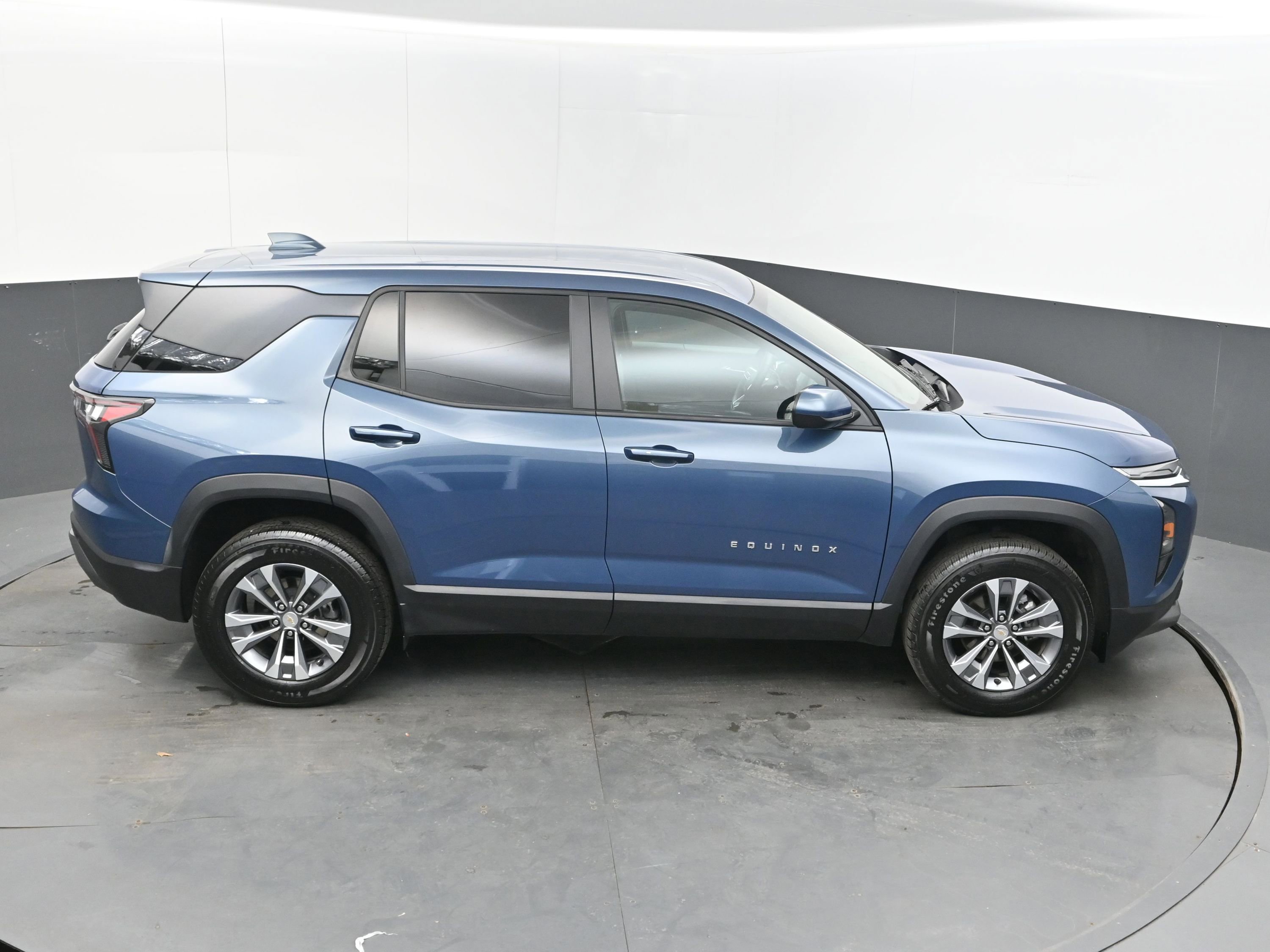 Used 2025 Chevrolet Equinox LT FWD image 38