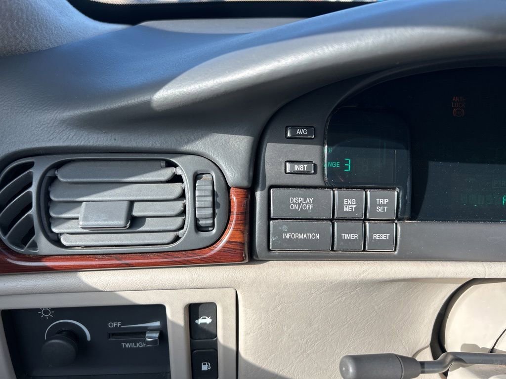 Used 1997 Cadillac De Ville Sedan image 17