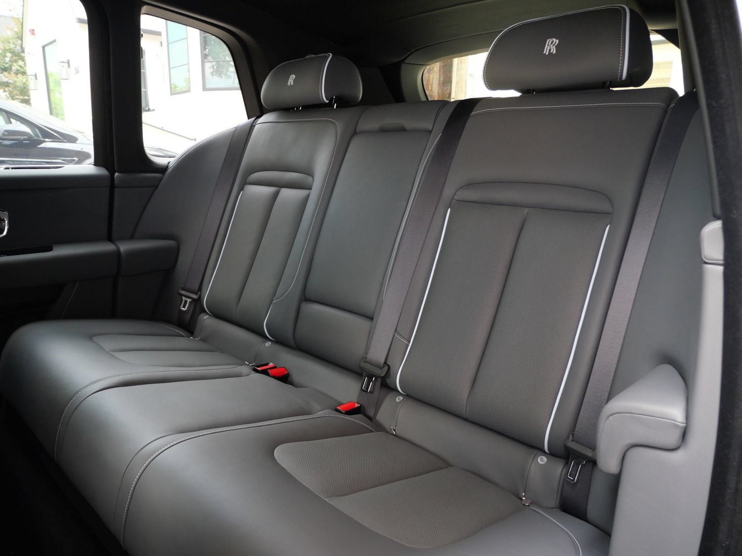 Used 2024 Rolls-Royce Cullinan w/ Cullinan Package AWD/4WD image 8