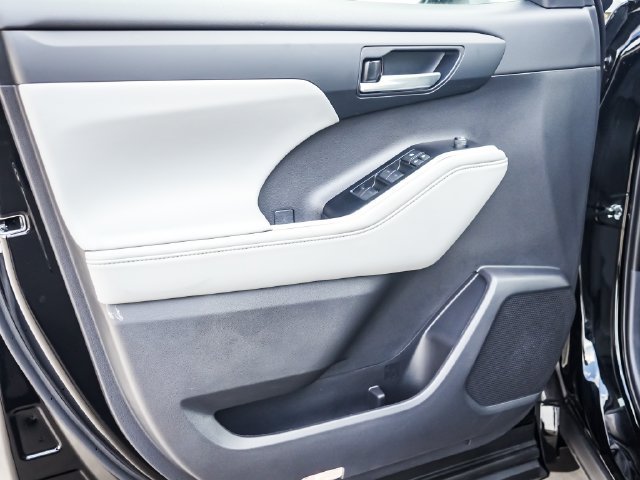 New 2026 Toyota Highlander XLE AWD/4WD image 25