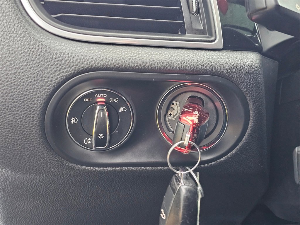 Used 2016 Porsche Macan S image 25