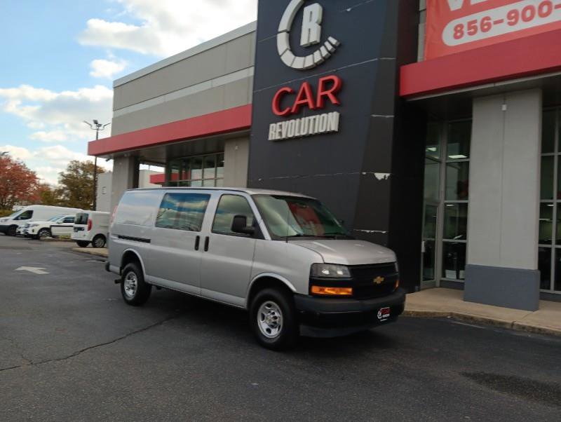 Used 2020 Chevrolet Express 3500 w/ Driver Convenience Package image 4