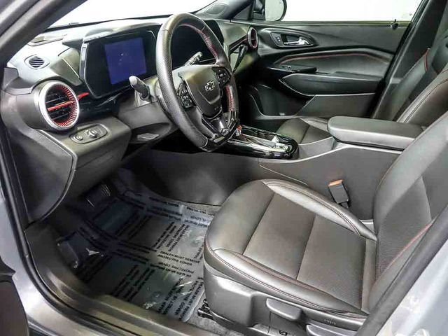 Certified 2025 Chevrolet Trax RS w/ Sunroof Package FWD image 14