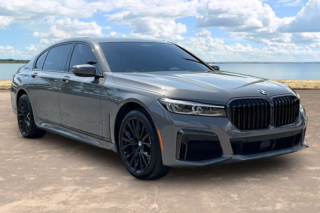 Used 2020 BMW 740i w/ M Sport Package RWD image 3