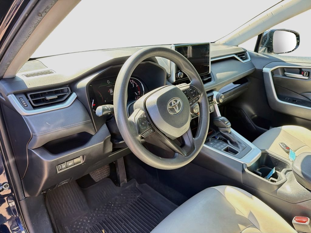 Used 2024 Toyota RAV4 XLE AWD/4WD image 9