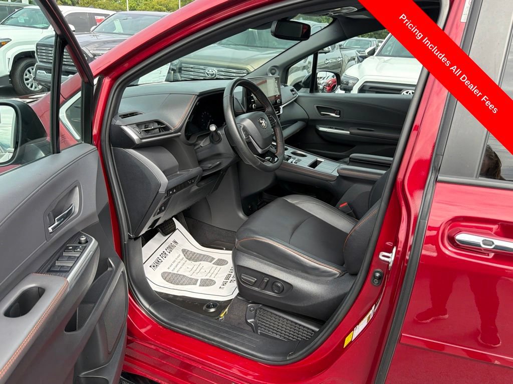 Used 2022 Toyota Sienna XSE w/ XSE Plus Package FWD image 18