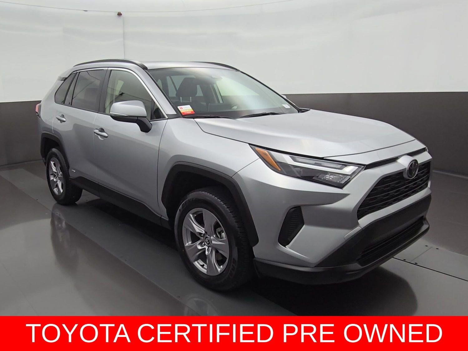 Certified 2025 Toyota RAV4 XLE w/ Convenience Package AWD/4WD image 1
