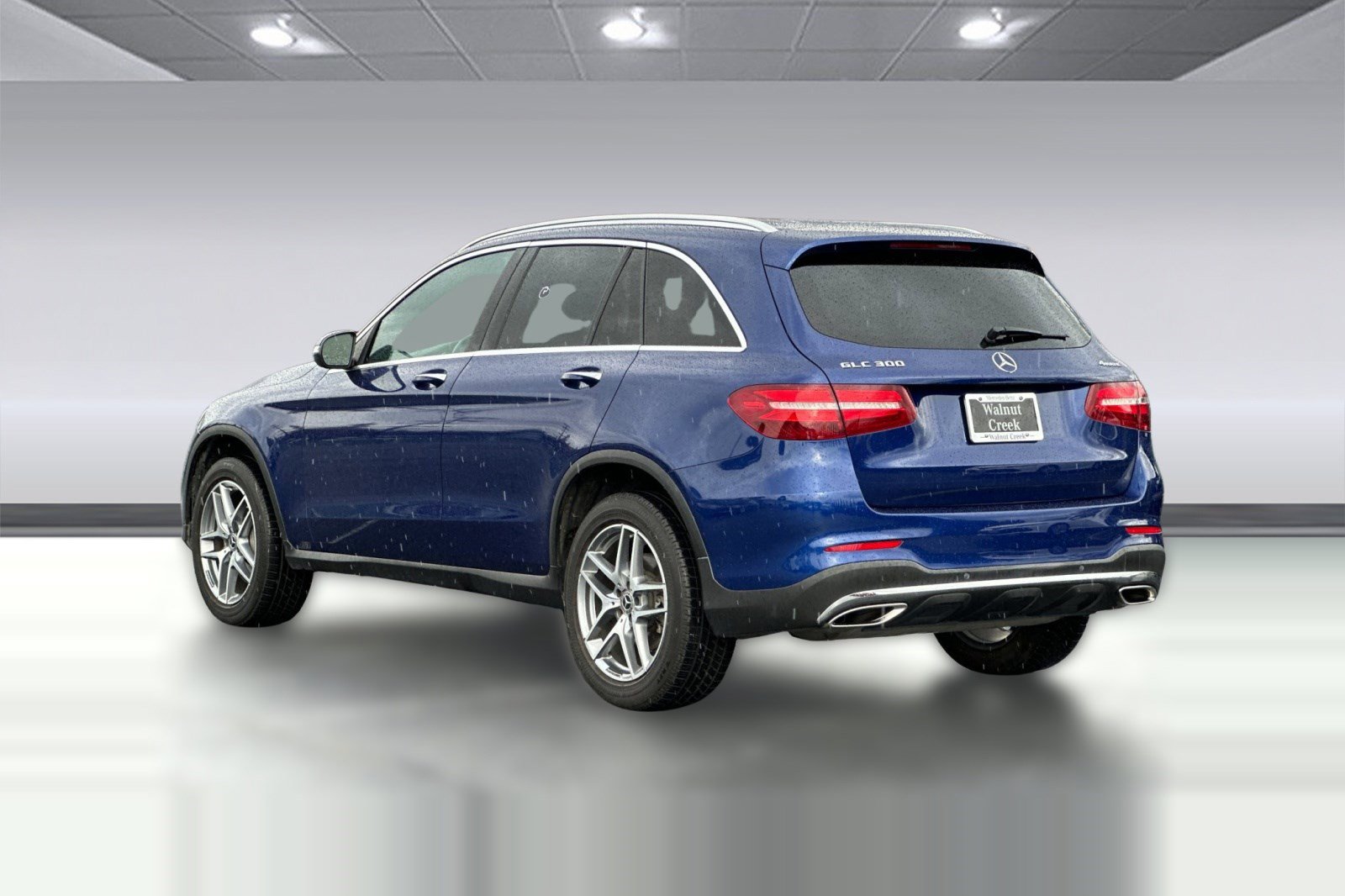 Used 2017 Mercedes-Benz GLC 300 4MATIC image 3