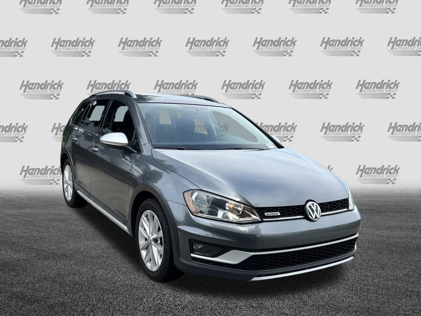 Used 2017 Volkswagen Golf Alltrack S AWD/4WD image 2