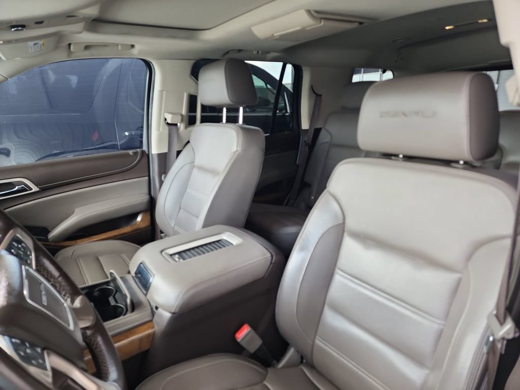 Used 2019 GMC Yukon Denali w/ Denali Ultimate Package AWD/4WD image 17