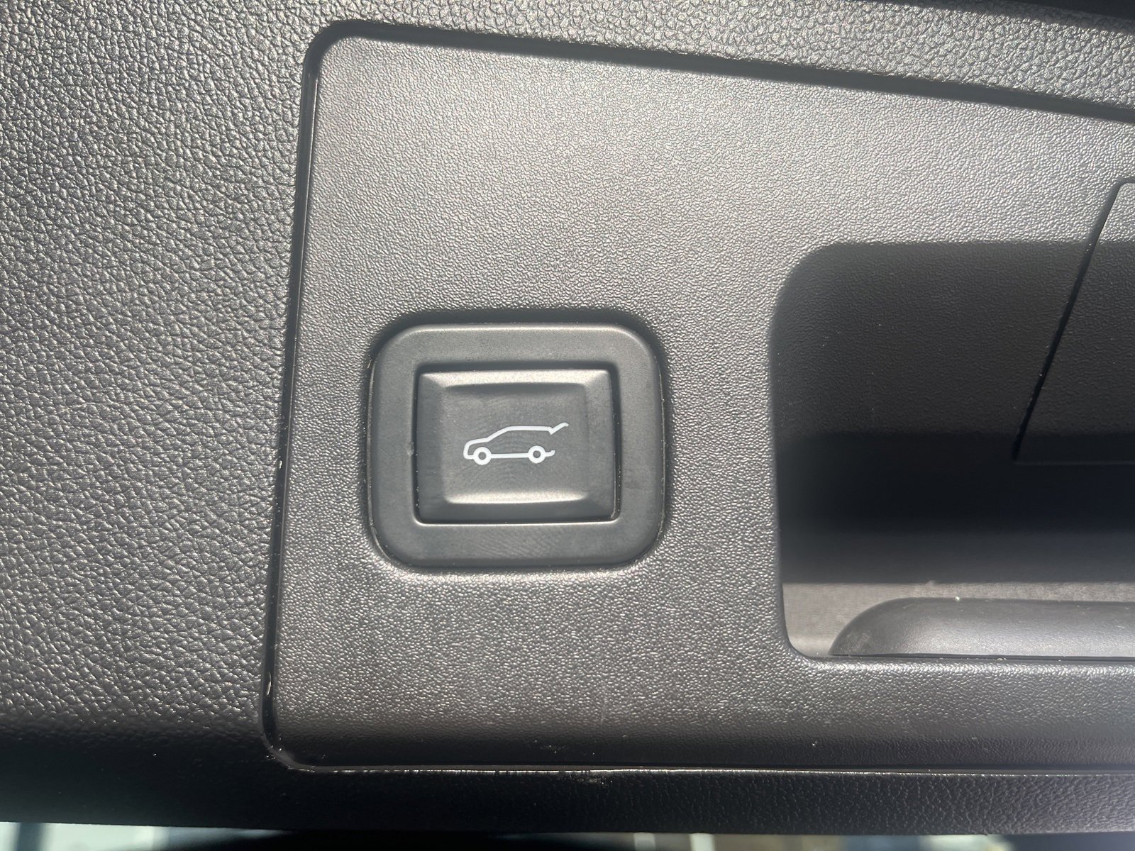 Used 2019 Cadillac XT4 Premium Luxury image 15