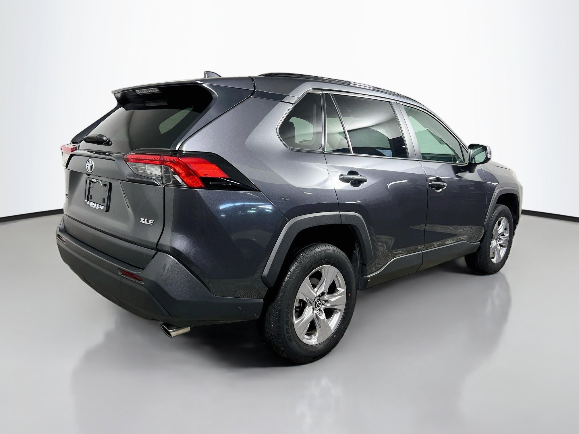 Used 2025 Toyota RAV4 XLE FWD image 4