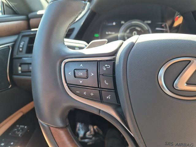 Used 2024 Lexus ES 300h w/ Accessory Package (Z1) FWD image 19