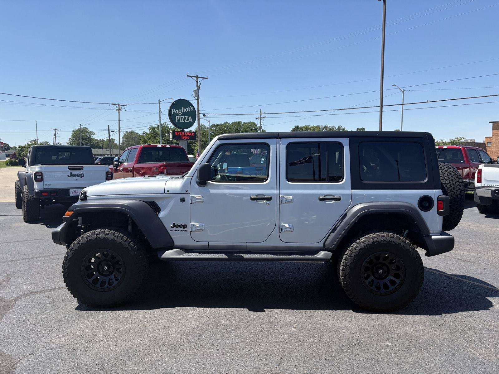 Used 2024 Jeep Wrangler Unlimited Sport AWD/4WD image 20