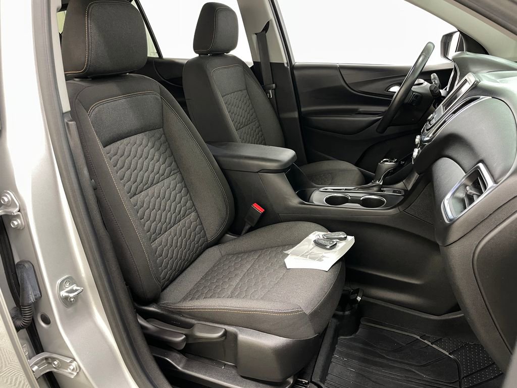 Used 2020 Chevrolet Equinox LT image 38