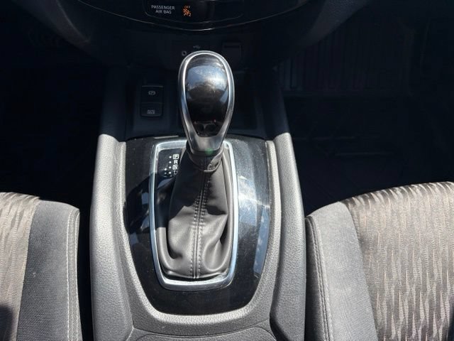 Used 2019 Nissan Rogue S AWD/4WD image 32