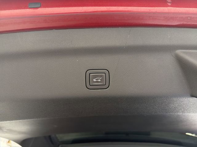 Used 2023 Chevrolet Suburban RST w/ Luxury Package image 17