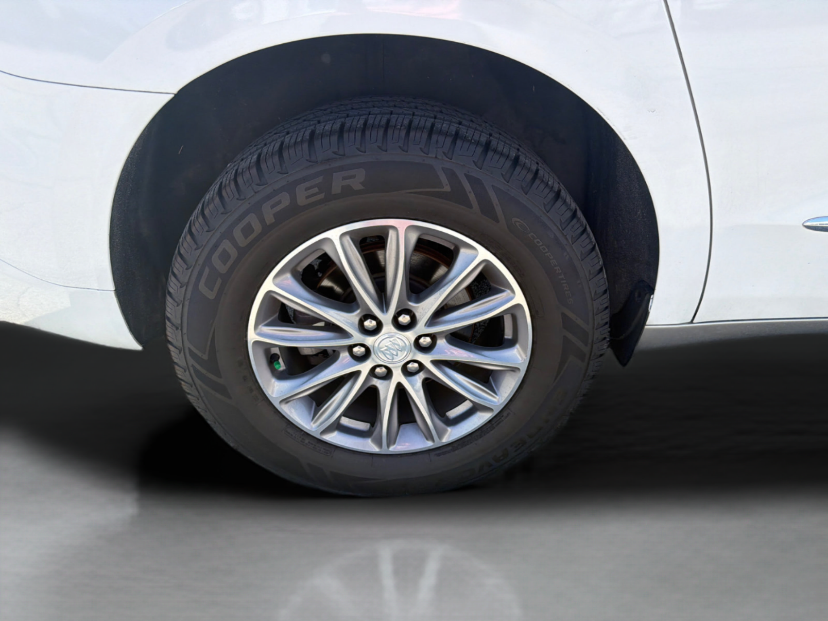 Used 2022 Buick Enclave Premium AWD/4WD image 34