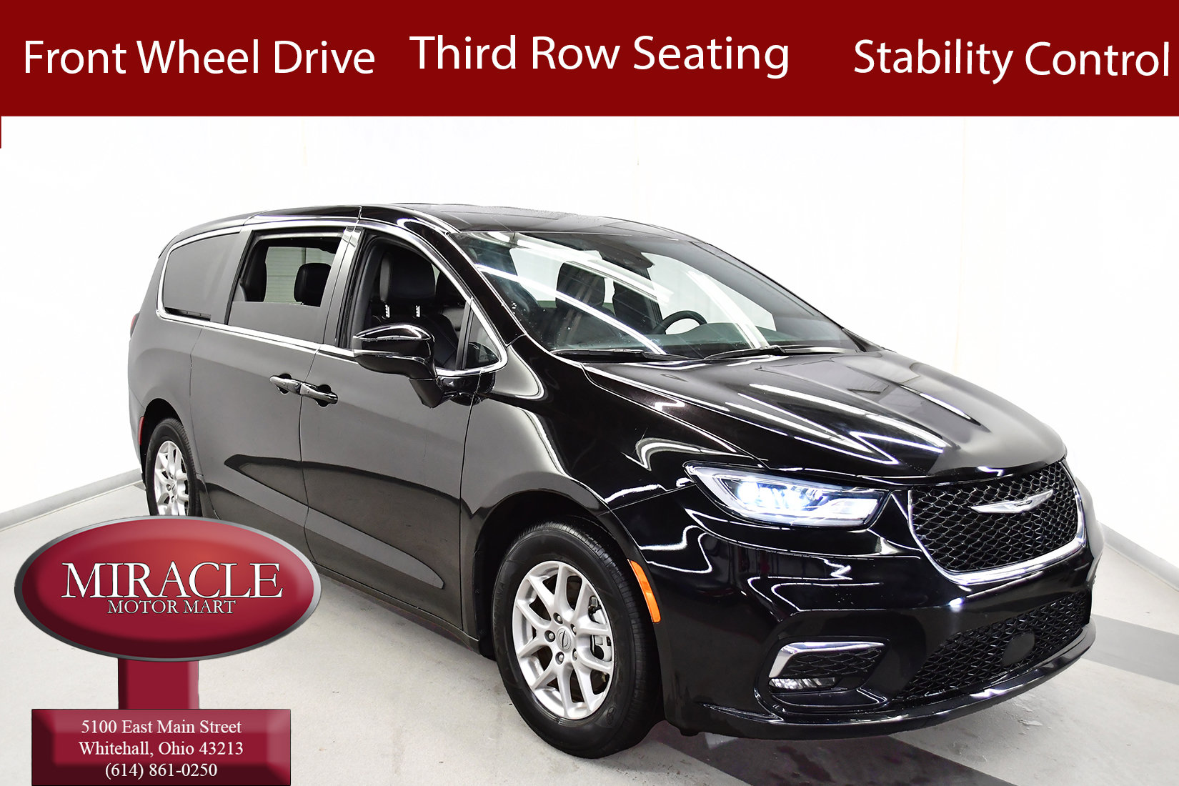 Used 2025 Chrysler Pacifica Select