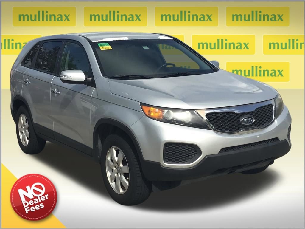 Used 2013 Kia Sorento LX w/ Third Row Pkg image 1
