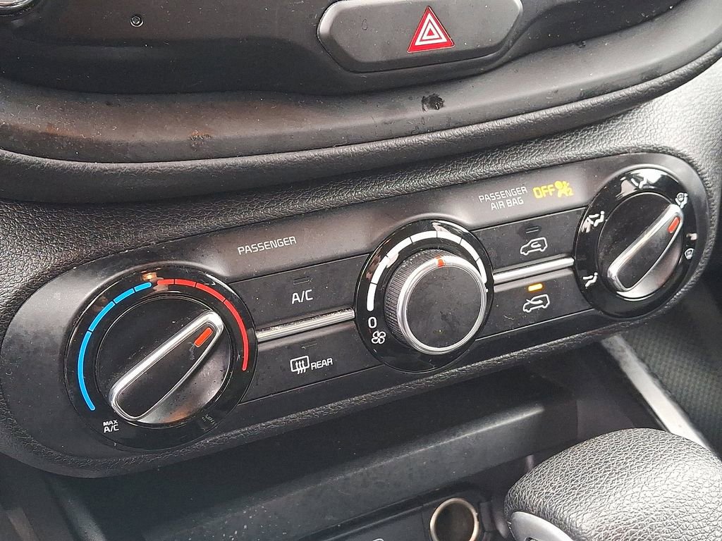 Used 2023 Kia Soul LX image 16