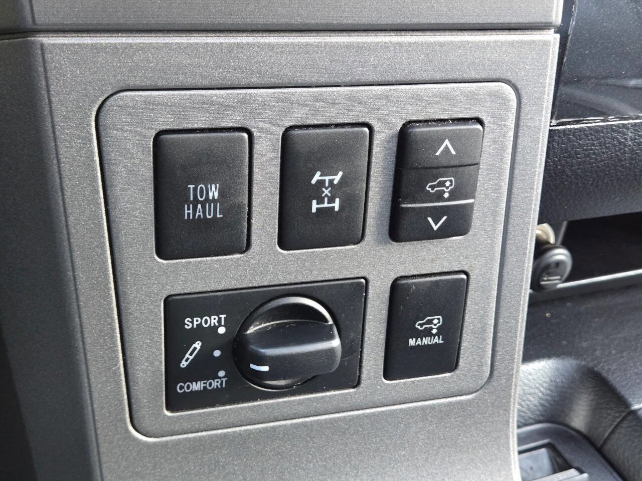 Used 2016 Toyota Sequoia Platinum image 26