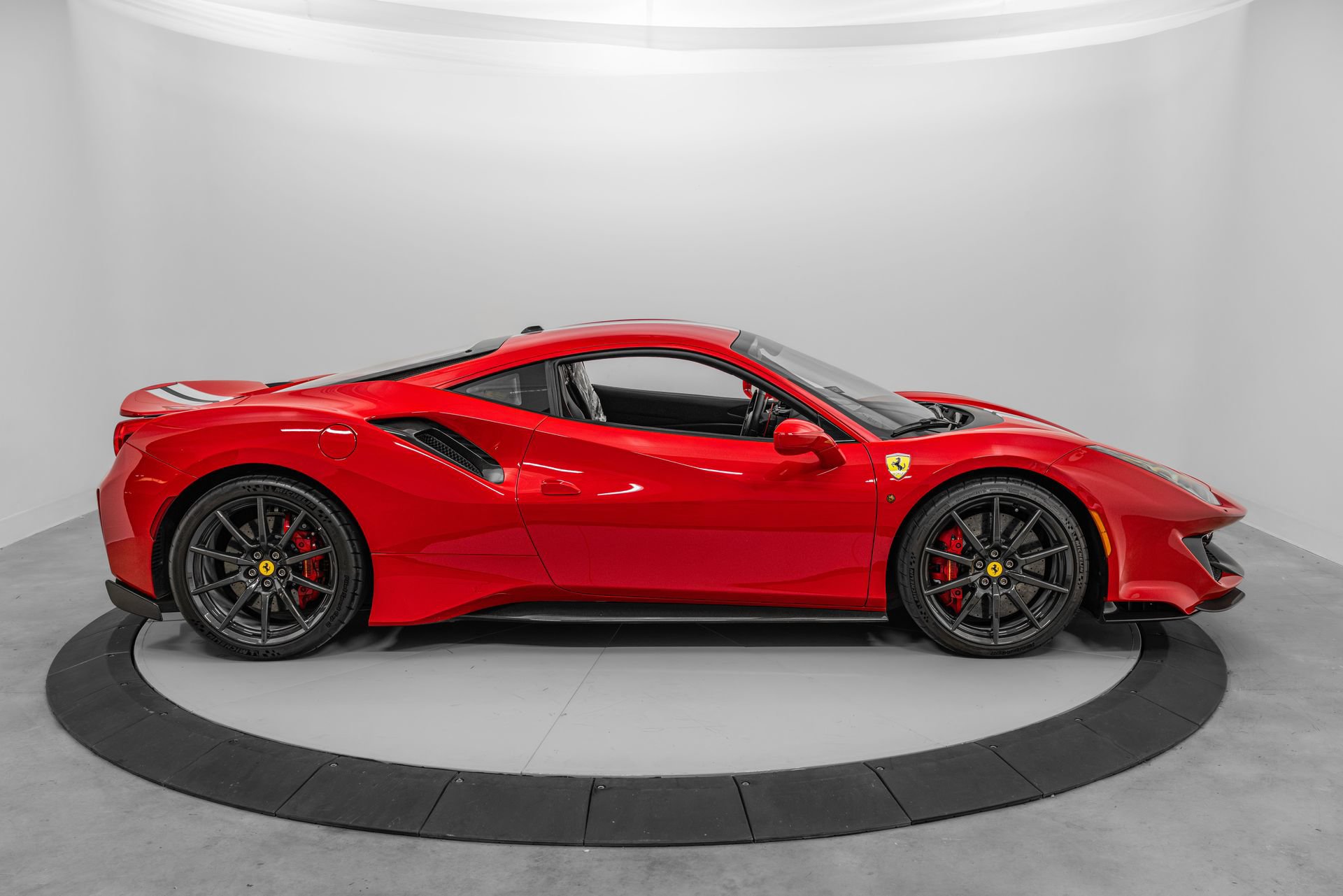Certified 2020 Ferrari 488 Pista Coupe RWD image 10